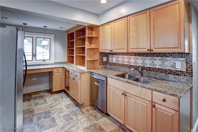 104 E 219th Street, Euclid, OH 44123