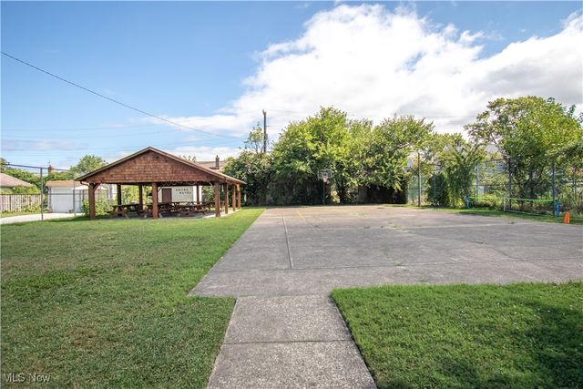 104 E 219th Street, Euclid, OH 44123