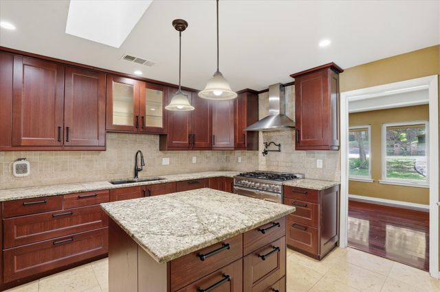 2613 Country Valley Road, Garland, TX 75043