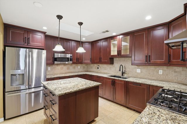2613 Country Valley Road, Garland, TX 75043