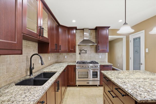 2613 Country Valley Road, Garland, TX 75043