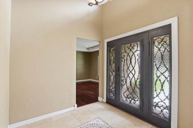 2613 Country Valley Road, Garland, TX 75043