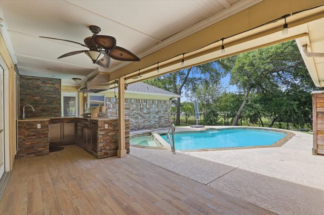 2613 Country Valley Road, Garland, TX 75043