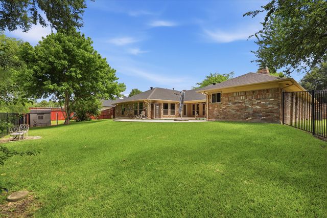 2613 Country Valley Road, Garland, TX 75043