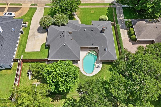 2613 Country Valley Road, Garland, TX 75043
