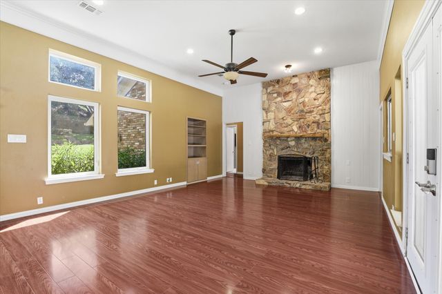 2613 Country Valley Road, Garland, TX 75043