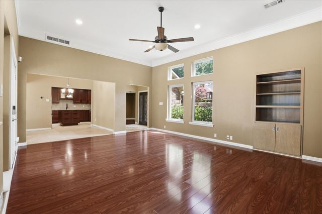 2613 Country Valley Road, Garland, TX 75043