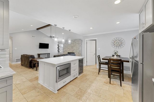 10719 Del Monte Drive, Houston, TX 77042