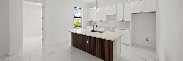 1033 Plymouth ST E, Lehigh Acres, FL 33974