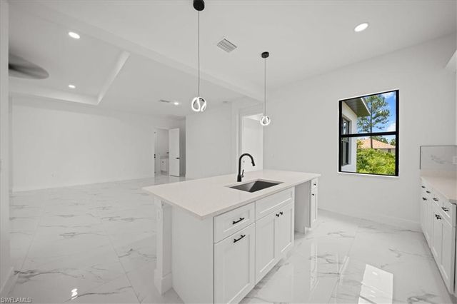 1033 Plymouth ST E, Lehigh Acres, FL 33974