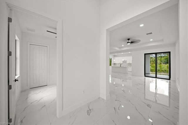 1033 Plymouth ST E, Lehigh Acres, FL 33974