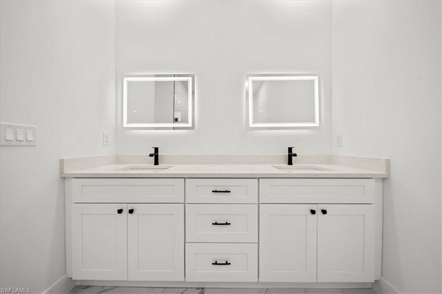 1033 Plymouth ST E, Lehigh Acres, FL 33974