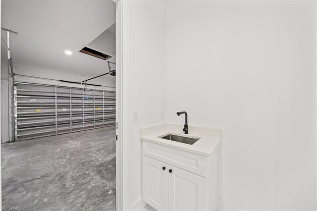 1033 Plymouth ST E, Lehigh Acres, FL 33974