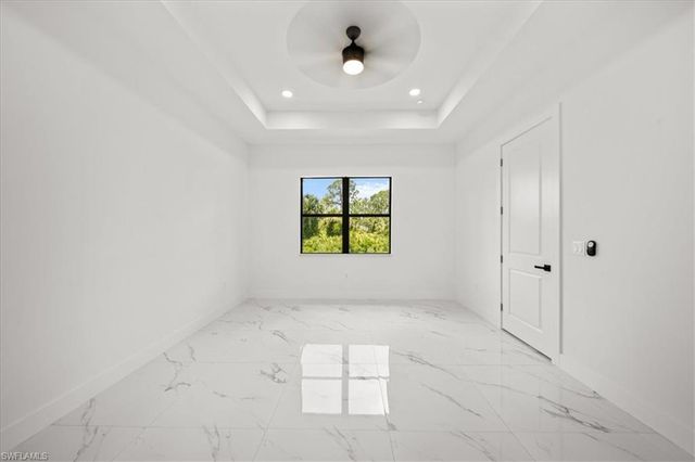 1033 Plymouth ST E, Lehigh Acres, FL 33974