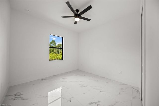 1033 Plymouth ST E, Lehigh Acres, FL 33974