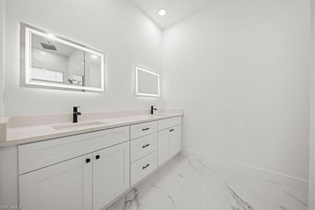 1033 Plymouth ST E, Lehigh Acres, FL 33974