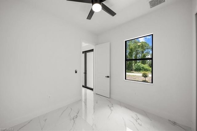 1033 Plymouth ST E, Lehigh Acres, FL 33974