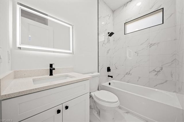 1033 Plymouth ST E, Lehigh Acres, FL 33974