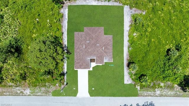 1033 Plymouth ST E, Lehigh Acres, FL 33974