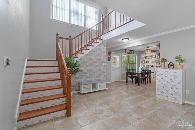 1841 E Smugglers Cove Dr, Gulf Breeze, FL 32563