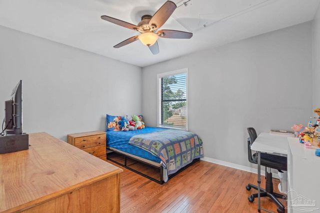 1841 E Smugglers Cove Dr, Gulf Breeze, FL 32563