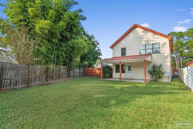 1841 E Smugglers Cove Dr, Gulf Breeze, FL 32563