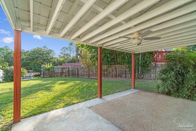 1841 E Smugglers Cove Dr, Gulf Breeze, FL 32563