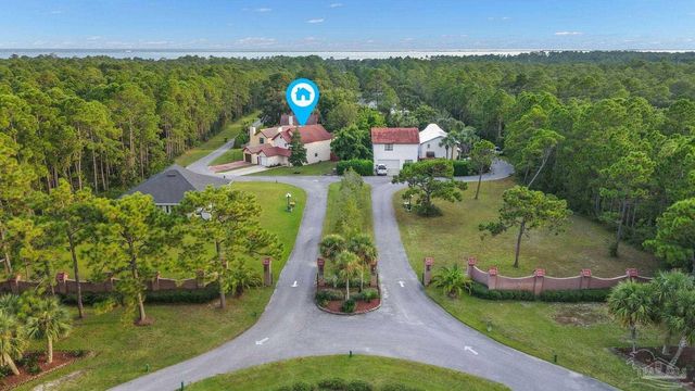 1841 E Smugglers Cove Dr, Gulf Breeze, FL 32563