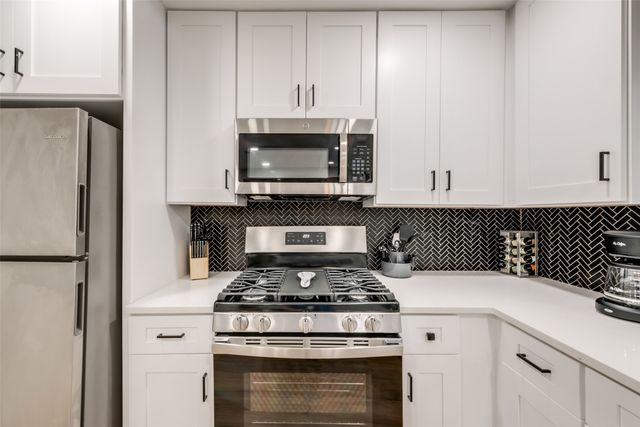 1103 W Russell Avenue, Carrollton, TX 75006