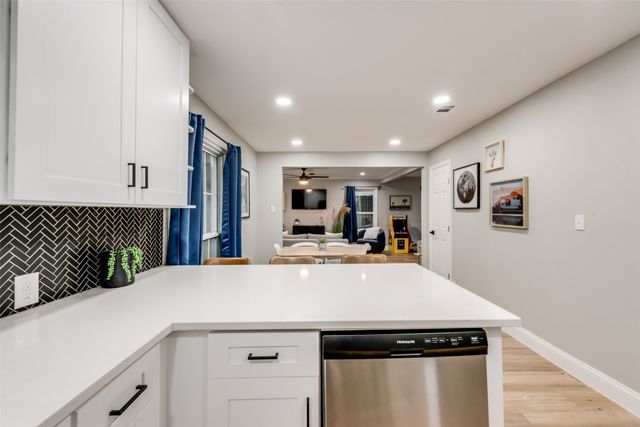 1103 W Russell Avenue, Carrollton, TX 75006