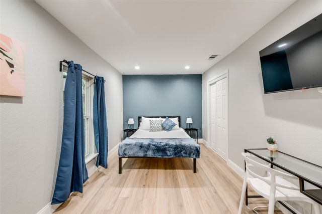 1103 W Russell Avenue, Carrollton, TX 75006