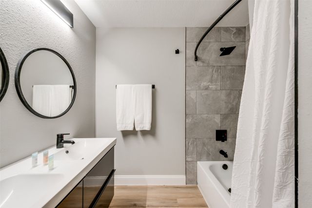 1103 W Russell Avenue, Carrollton, TX 75006