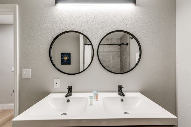 1103 W Russell Avenue, Carrollton, TX 75006