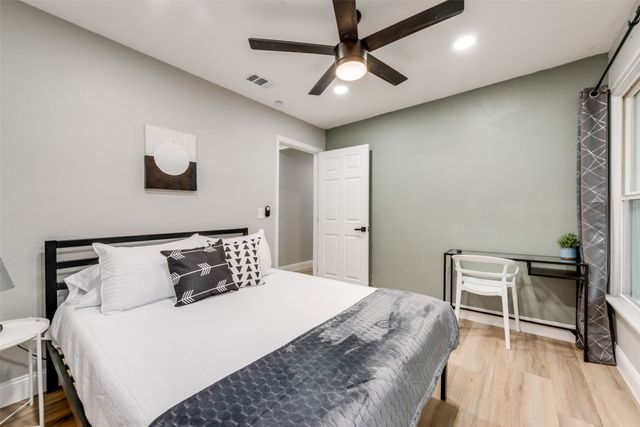 1103 W Russell Avenue, Carrollton, TX 75006