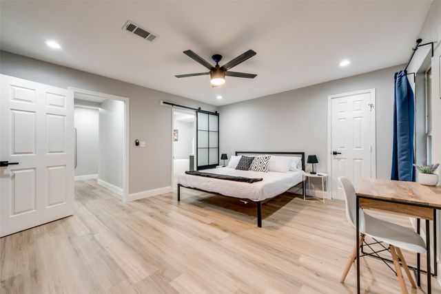 1103 W Russell Avenue, Carrollton, TX 75006