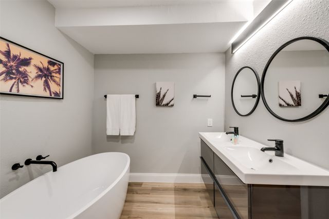 1103 W Russell Avenue, Carrollton, TX 75006