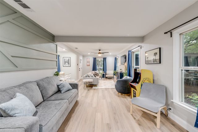 1103 W Russell Avenue, Carrollton, TX 75006