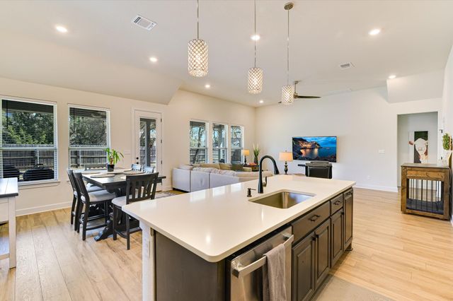 1173 Pink Granite BLVD, Dripping Springs, TX 78620