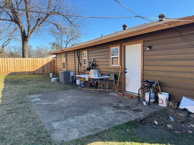 8435 Campanella Drive, Dallas, TX 75243