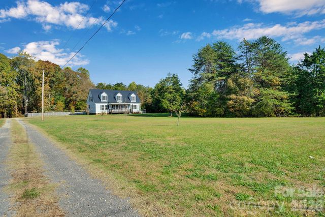 513 Weathers Creek Road, Troutman, NC 28166