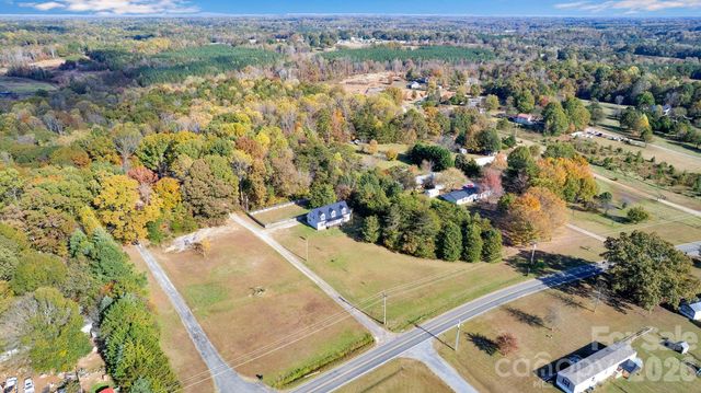 513 Weathers Creek Road, Troutman, NC 28166