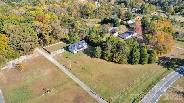 513 Weathers Creek Road, Troutman, NC 28166
