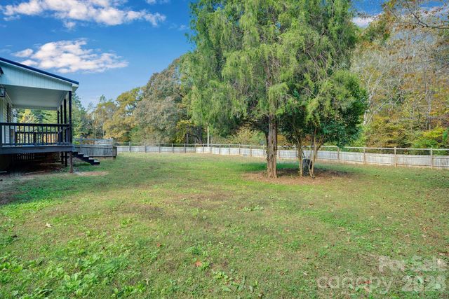 513 Weathers Creek Road, Troutman, NC 28166