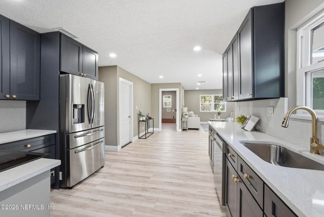 3241 HERMITAGE Road E, Jacksonville, FL 32277