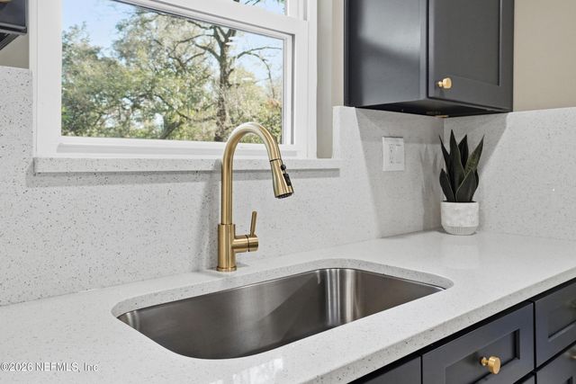 3241 HERMITAGE Road E, Jacksonville, FL 32277