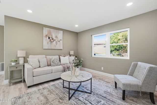 3241 HERMITAGE Road E, Jacksonville, FL 32277