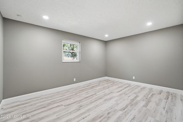 3241 HERMITAGE Road E, Jacksonville, FL 32277