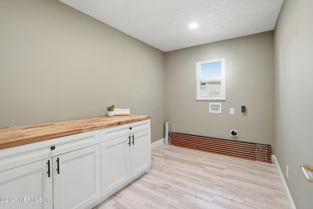 3241 HERMITAGE Road E, Jacksonville, FL 32277