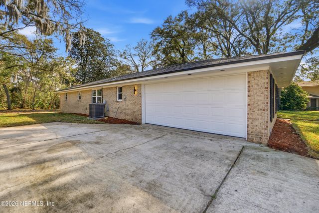 3241 HERMITAGE Road E, Jacksonville, FL 32277