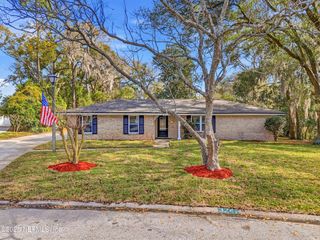 3241 HERMITAGE Road E, Jacksonville, FL 32277